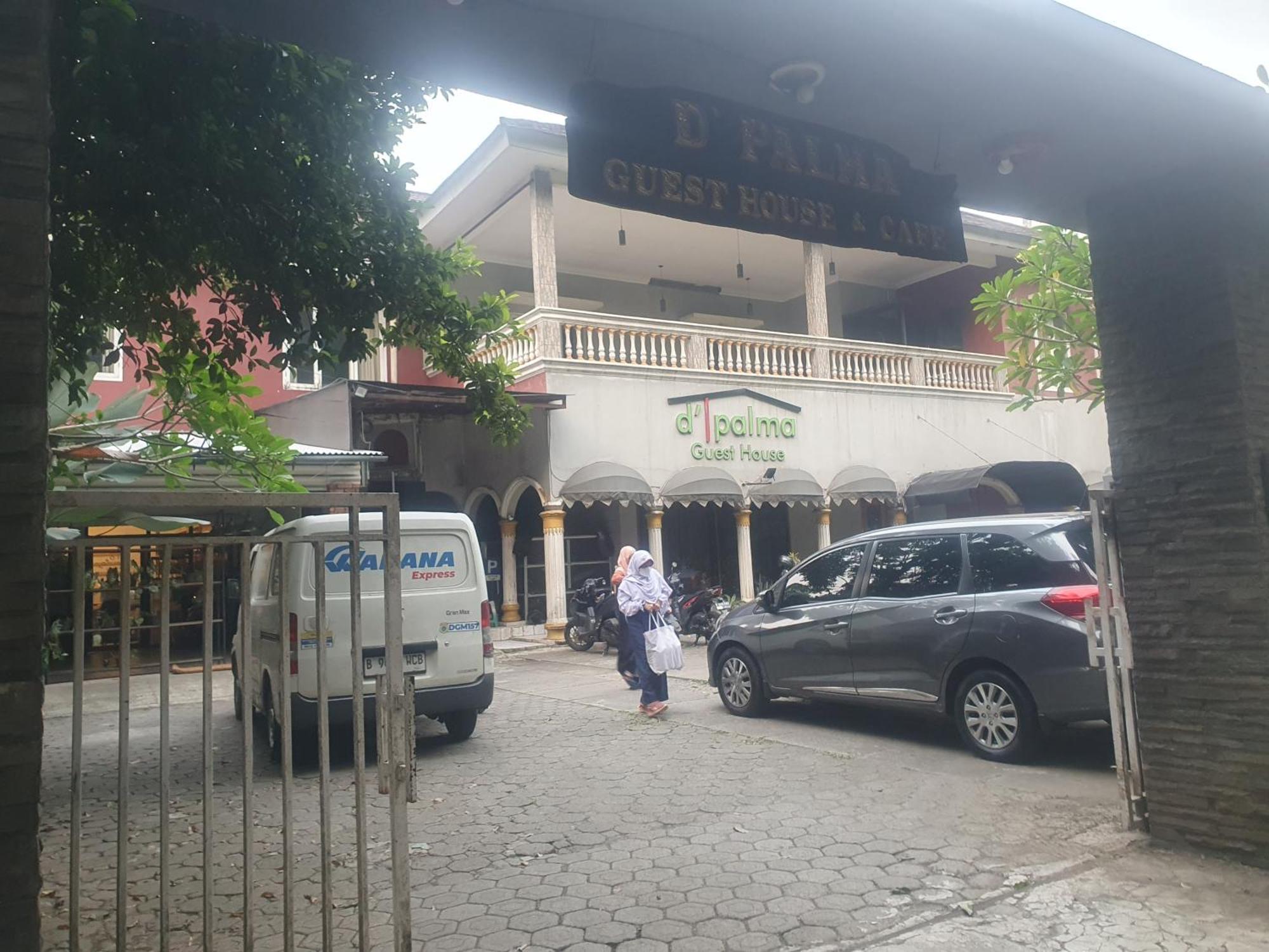 Ruang Tidur At Dpalma Bogor Hotel Eksteriør billede