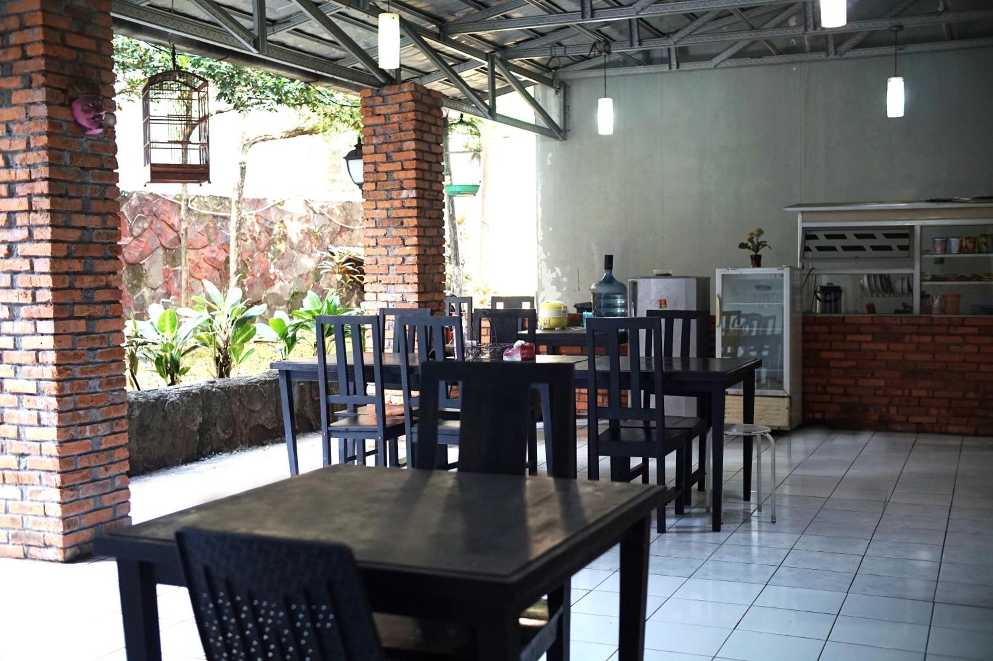 Ruang Tidur At Dpalma Bogor Hotel Eksteriør billede